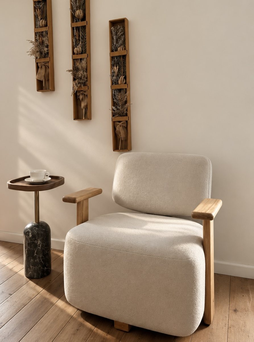 Sillón Moon en madera de fresno natural y tapizado en corderito